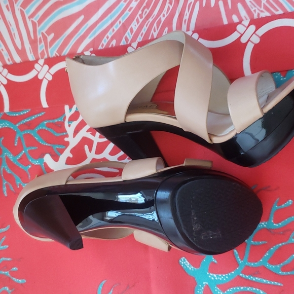 Michael Kors Elena Platform heels Color Nude 4 1/2 M - Picture 4 of 4